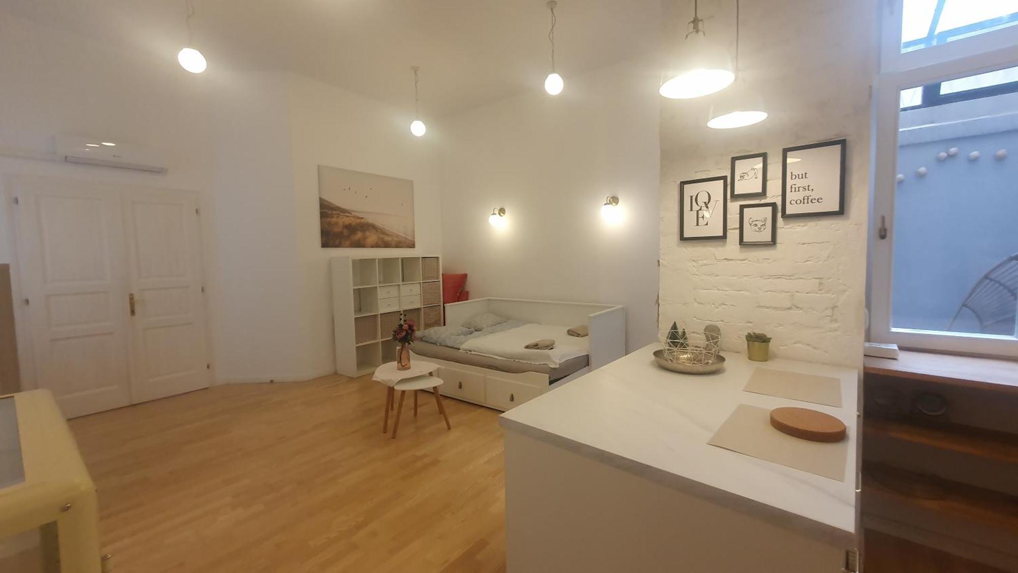 Maria With Little Hang Out Place Βουδαπέστη Εξωτερικό φωτογραφία